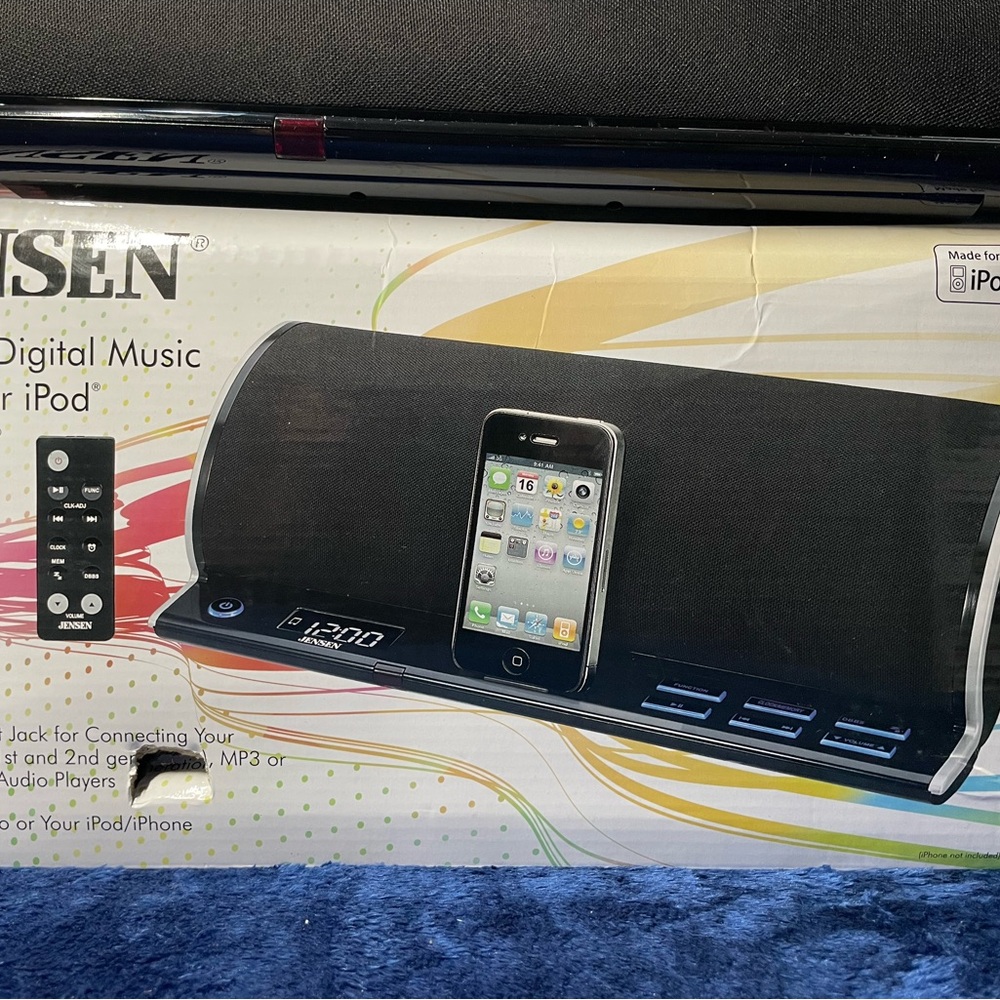 Jensen Black Digital Music System with Remote